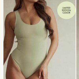 FREE SHIPPING Pinsy Scoop Tank Hourglass Shapewear Thong Bodysuit L
